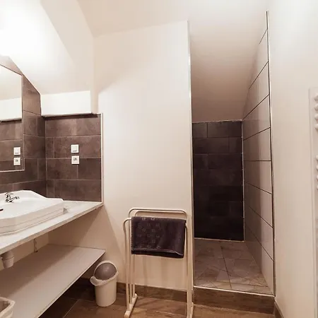 Maison Calme 14 Personnes, Piscine, Jardin Et Parking *